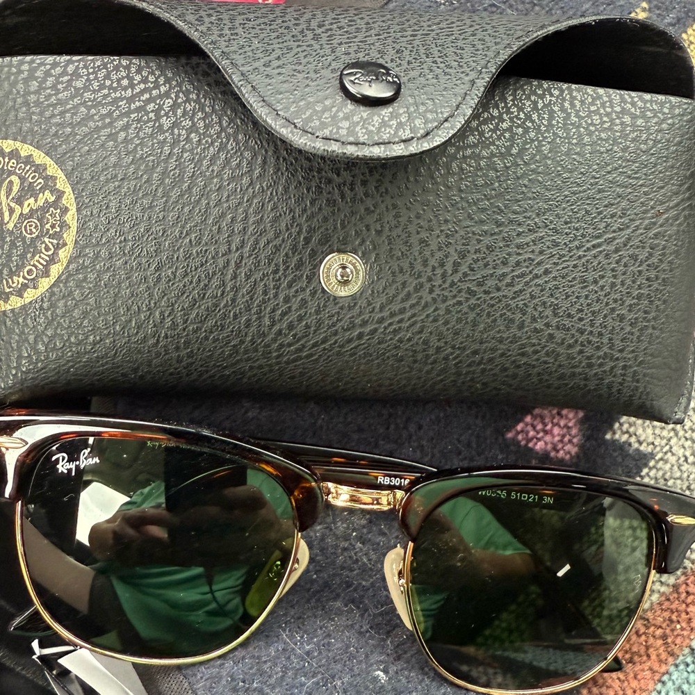 Ray-Ban Black Leather Sunglasses Holder an glasses